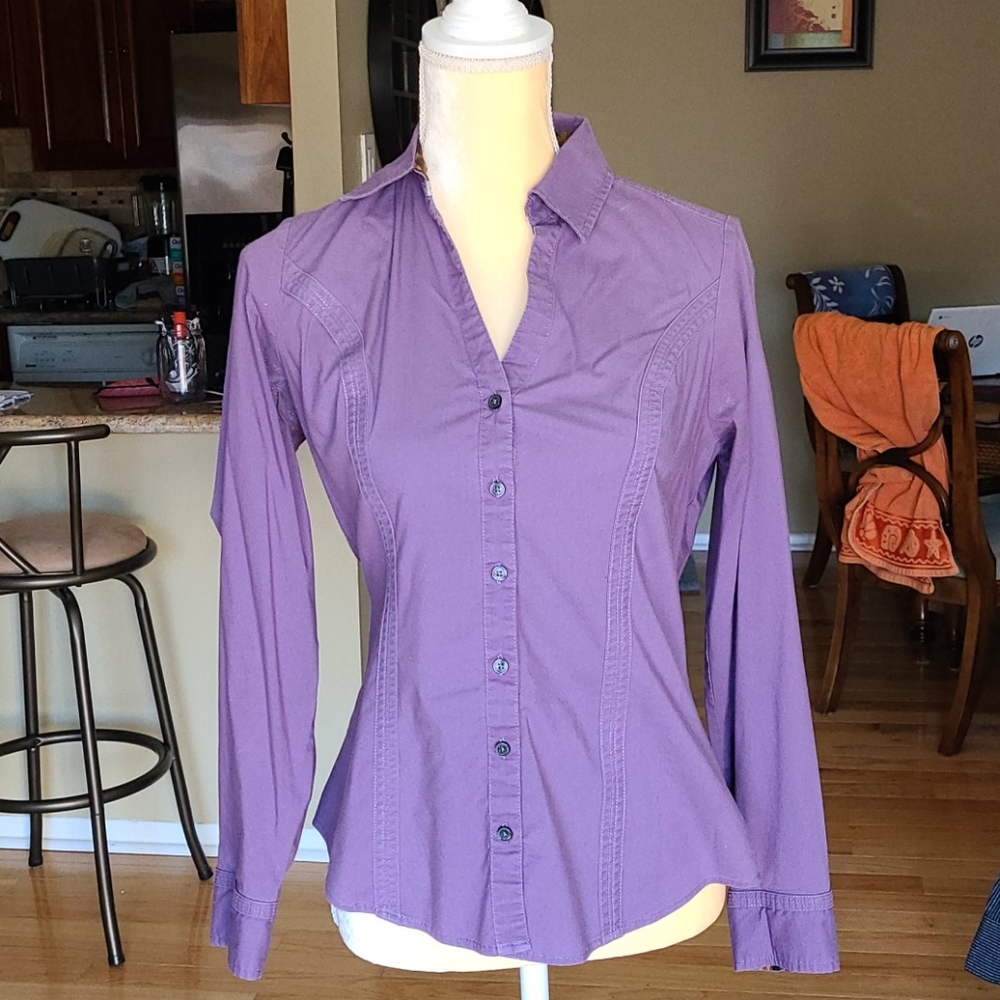 Express Essential Purple Lavender Stretch Fitted Button Down Shirt Blouse Small